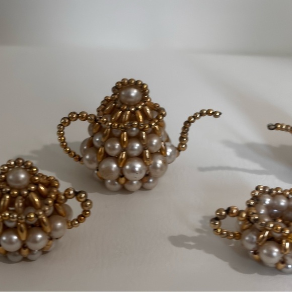 Pearl and gold beaded handmade tea set - Picture 6 of 13